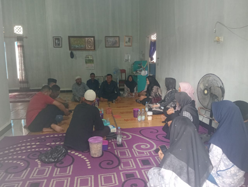 Silaturahmi di momen Idul Fitri, Bupati Suhardiman berjanji berikan Beasiswa Pendidikan untuk anak Almarhum Kades Siberakun