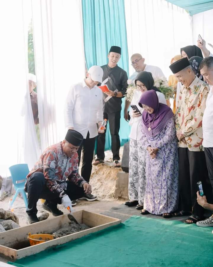 Lakukan Peletakan batu pertama Masjid Baiturrahman di Simpang tanah lapang Baserah, ini pesan Bupati Kuansing