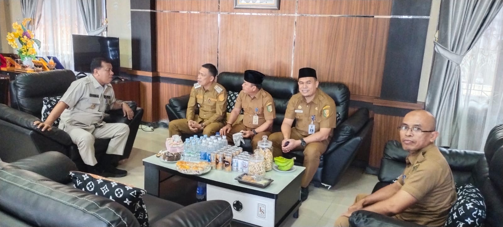 Ingin Tahu Kondisi Masyarakat, Camat Sentajo Raya Akan Berkantor Di Desa
