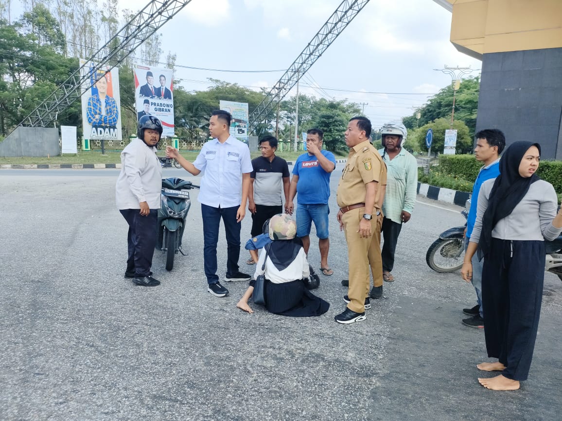 Bantu Korban Lakalantas, Kesigapan Bupati Suhardiman patut diacungi jempol