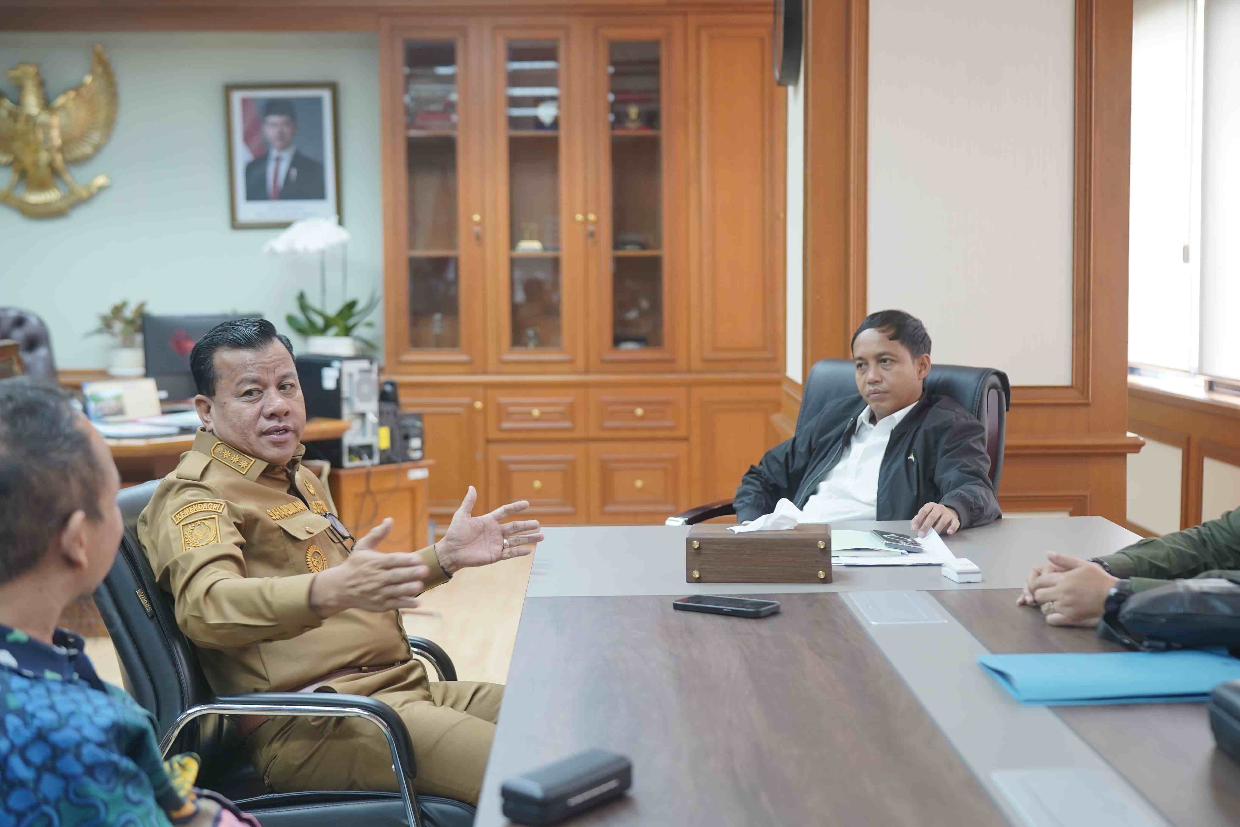 Bupati Kuansing Suhardiman Amby temui menteri kehutanan, ini hasilnya!!